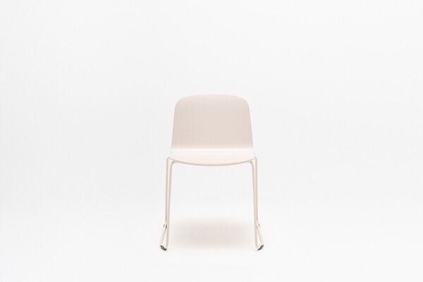 Nud - plywood chair with a sled base