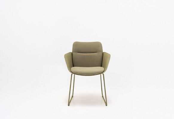 Senda - chair with a sled base