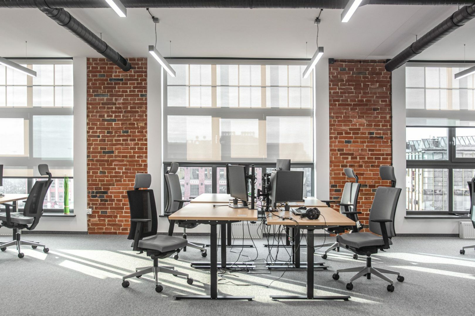 Bureaux Ogi Drive et sièges Sava