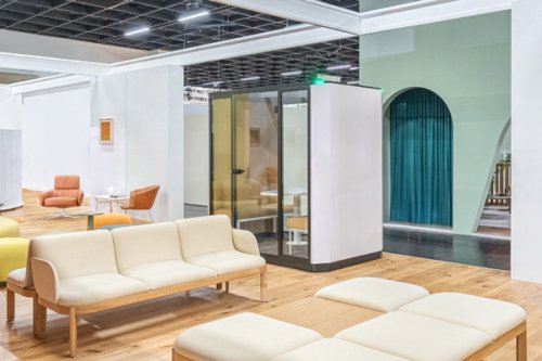 Coda - 4-person acoustic booth