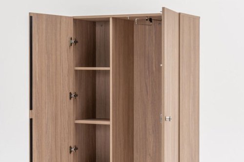 Mito - wardrobe