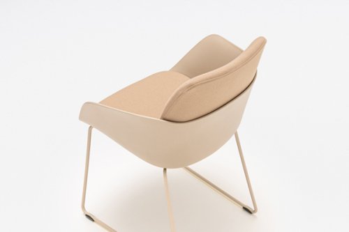 Senda - chair with a sled base